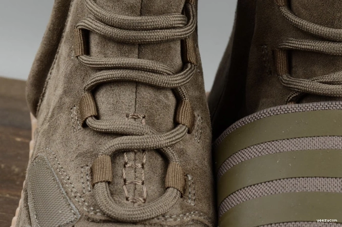 Yeezy Light 750 Boost BY2456 adidas Brown 1204